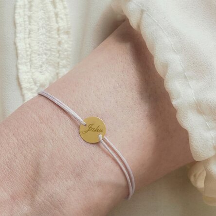 Personalisiertes Armband mit Kordel – 10-mm-Münze – 14-Karat-Gold – Initialenmodell 2
