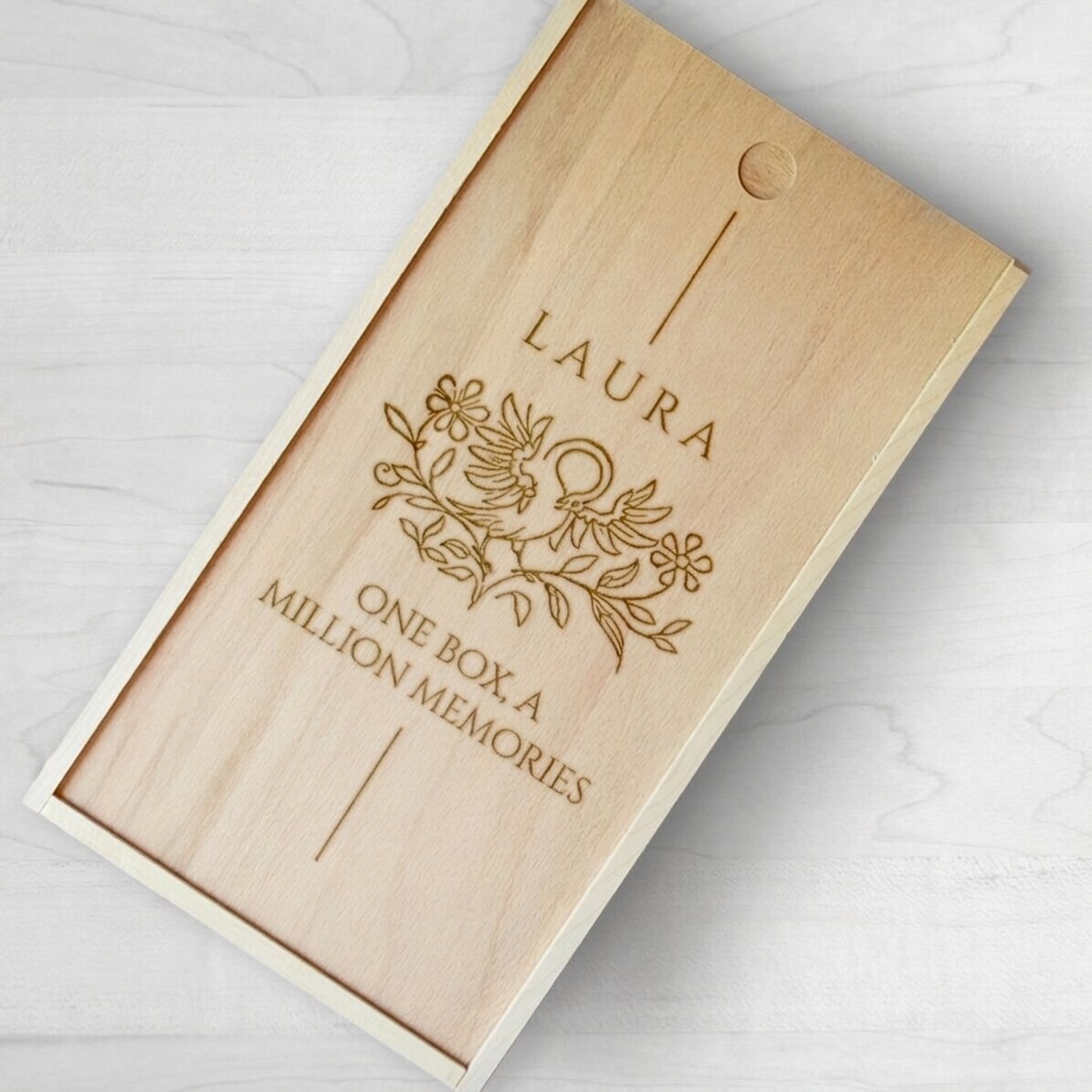Personalisierte Geschenkbox aus Holz – Vogel