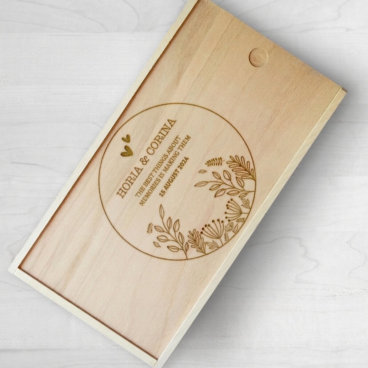Personalisierte Geschenkbox aus Holz – Golden Memories