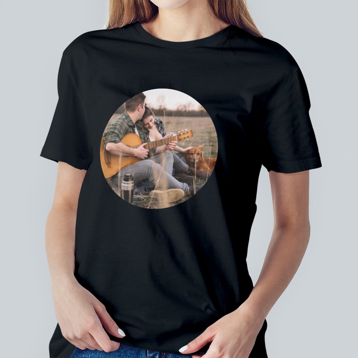 Personalisiertes Baumwoll-T-Shirt mit einem runden Foto