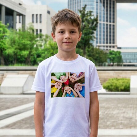 Personalisiertes Sport-T-Shirt für Kinder mit einem Foto im Querformat