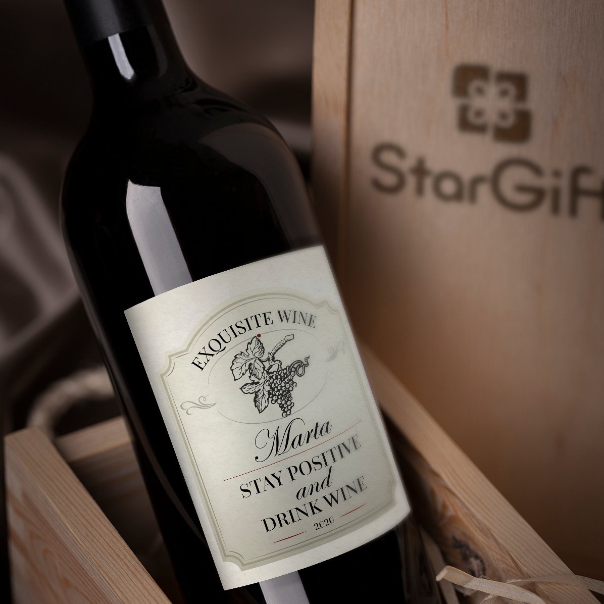 Wein mit individueller Aufschrift – Stay positive and drink wine